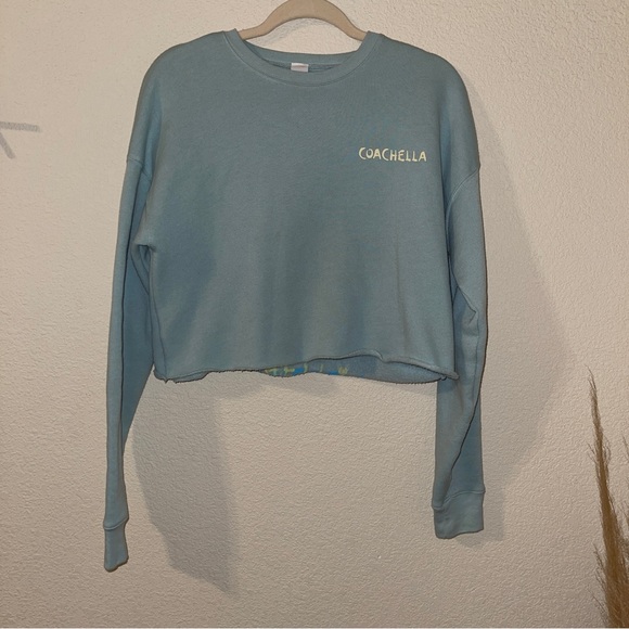 Coachella Crop Sweatshirt Size L (Missing Size Tag) - Picture 8 of 8
